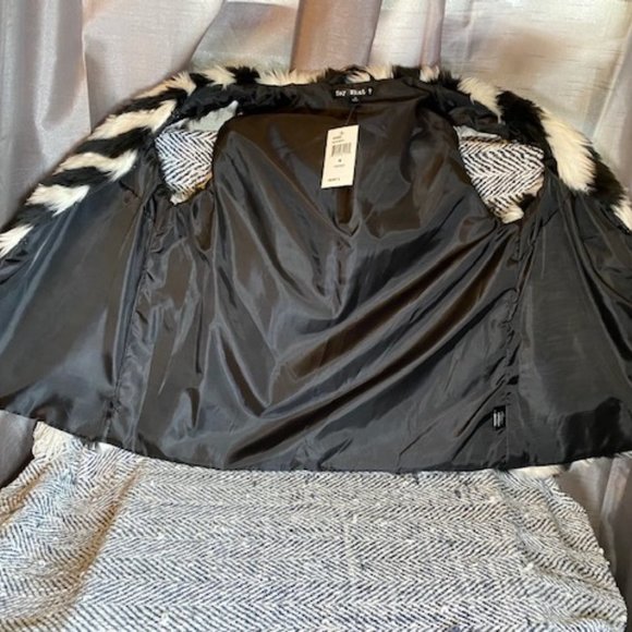 Say What? Faux Fur Vest - New/tags - Picture 2 of 2